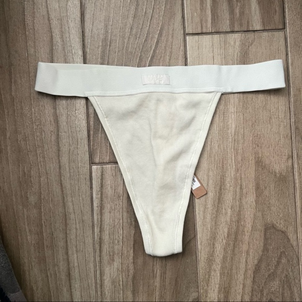 COPY - SKIMS THONGS